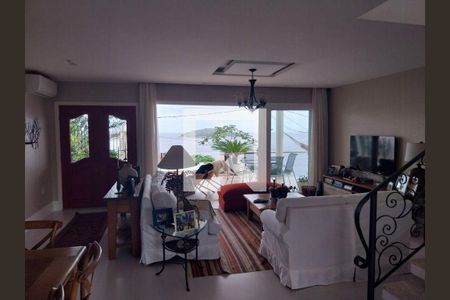 Casa à venda com 3 quartos, 287m² em Piratininga, Niterói