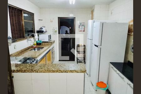 Casa à venda com 4 quartos, 136m² em Engenhoca, Niterói