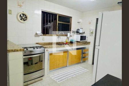 Casa à venda com 4 quartos, 136m² em Engenhoca, Niterói