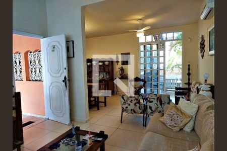 Casa à venda com 3 quartos, 139m² em Piratininga, Niterói