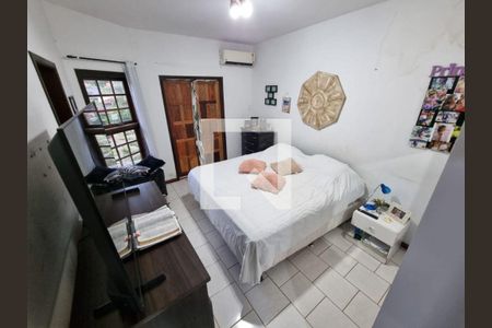 Casa à venda com 3 quartos, 147m² em Piratininga, Niterói