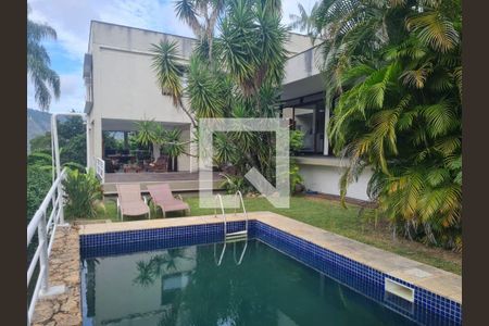 Casa à venda com 4 quartos, 392m² em Itaipu, Niterói