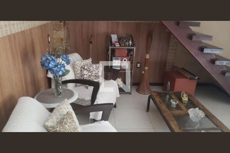 Casa à venda com 5 quartos, 220m² em Maravista, Niterói