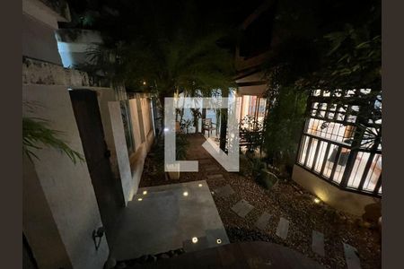 Casa à venda com 4 quartos, 240m² em Piratininga, Niterói