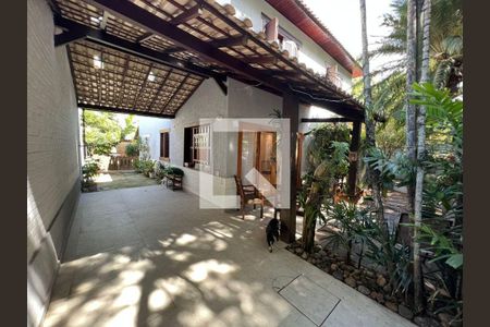 Casa à venda com 4 quartos, 240m² em Piratininga, Niterói