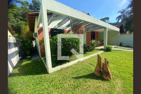 Casa à venda com 4 quartos, 220m² em Pendotiba, Niterói