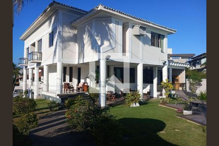 Casa à venda com 4 quartos, 470m² em Camboinhas, Niterói