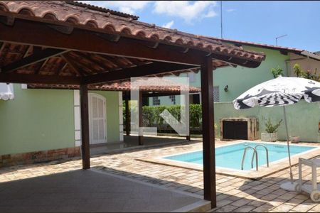 Casa à venda com 5 quartos, 300m² em Pendotiba, Niterói