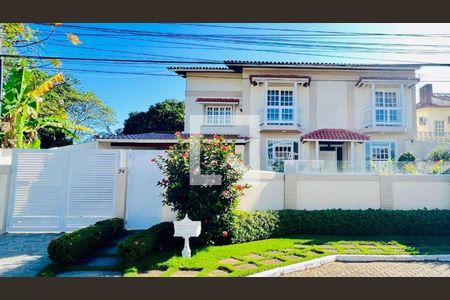 Casa à venda com 5 quartos, 518m² em Camboinhas, Niterói