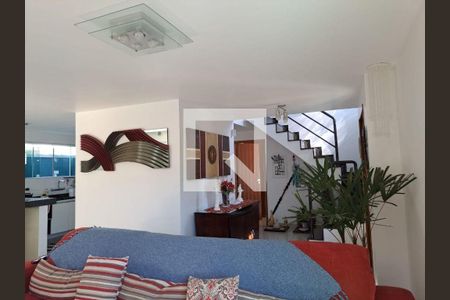 Casa à venda com 4 quartos, 178m² em Itaipu, Niterói