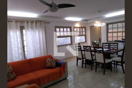 Casa à venda com 7 quartos, 450m² em Itaipu, Niterói