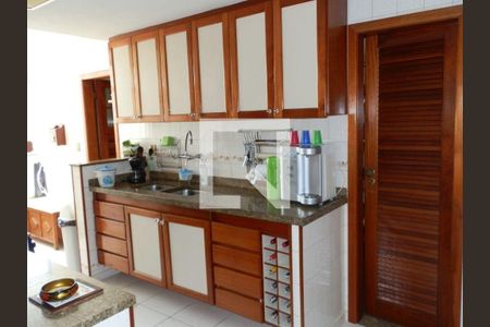 Apartamento à venda com 3 quartos, 175m² em Icaraí, Niterói