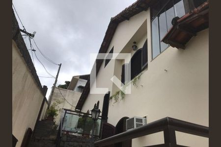 Casa à venda com 3 quartos, 250m² em Maria Paula, Niterói