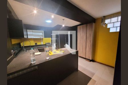 Casa à venda com 2 quartos, 120m² em Santa Rosa, Niterói