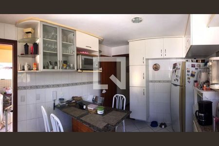 Casa à venda com 4 quartos, 199m² em Piratininga, Niterói