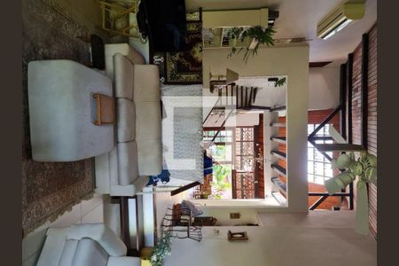 Casa à venda com 7 quartos, 400m² em Maria Paula, Niterói