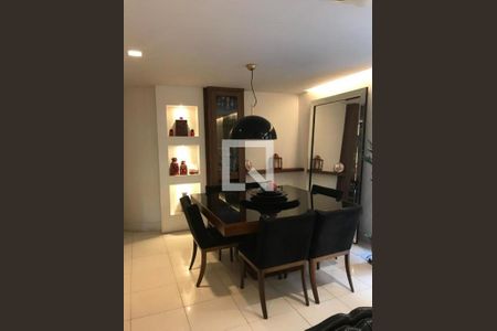 Apartamento à venda com 4 quartos, 160m² em Icaraí, Niterói