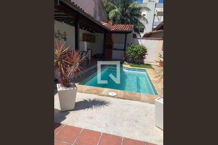 Casa à venda com 3 quartos, 189m² em Piratininga, Niterói