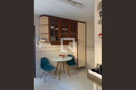 Casa à venda com 3 quartos, 189m² em Piratininga, Niterói