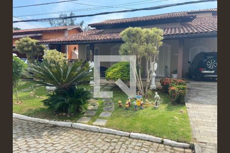 Casa à venda com 4 quartos, 297m² em Pendotiba, Niterói