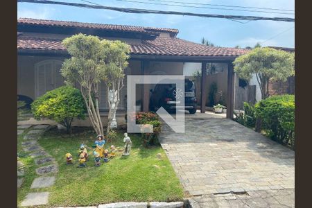 Casa à venda com 4 quartos, 297m² em Pendotiba, Niterói