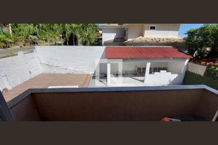 Casa à venda com 239m², 4 quartos e 4 vagas