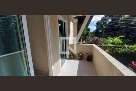 Casa à venda com 239m², 4 quartos e 4 vagas