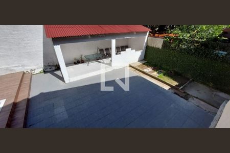 Casa à venda com 239m², 4 quartos e 4 vagas