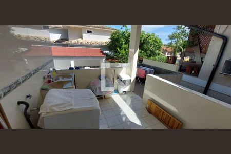 Casa à venda com 239m², 4 quartos e 4 vagas