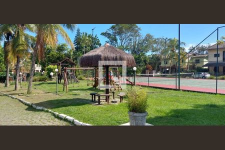 Casa à venda com 239m², 4 quartos e 4 vagas