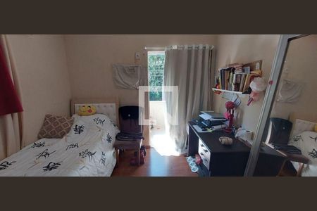 Casa à venda com 239m², 4 quartos e 4 vagas