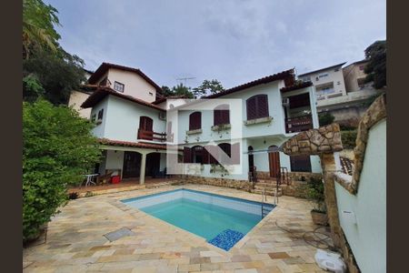 Casa à venda com 5 quartos, 300m² em Badu, Niterói