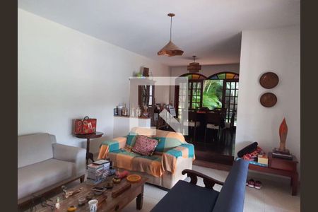 Casa à venda com 5 quartos, 300m² em Badu, Niterói