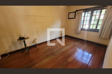 Casa à venda com 4 quartos, 366m² em São Francisco, Niterói