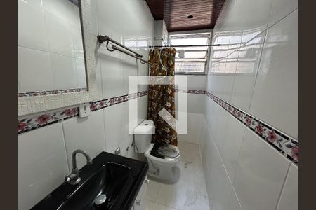 Banheiro de apartamento para alugar com 2 quartos, 48m² em Irajá, Rio de Janeiro
