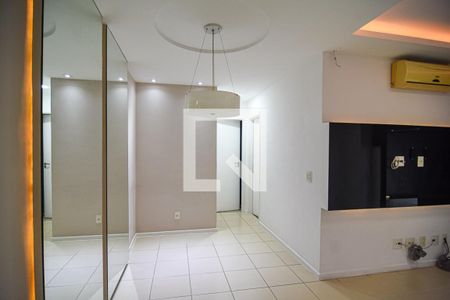 Apartamento à venda com 75m², 2 quartos e 1 vagaSala