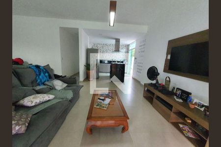 Casa à venda com 3 quartos, 250m² em Marazul, Niterói