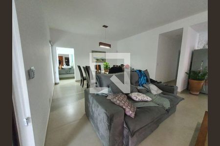 Casa à venda com 3 quartos, 250m² em Marazul, Niterói