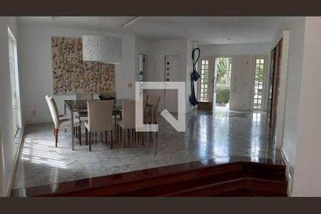 Casa à venda com 4 quartos, 412m² em Pendotiba, Niterói
