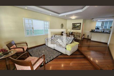 Casa à venda com 4 quartos, 310m² em Maravista, Niterói