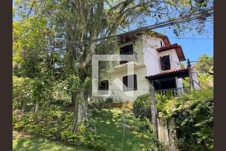 Casa à venda com 4 quartos, 304m² em Badu, Niterói