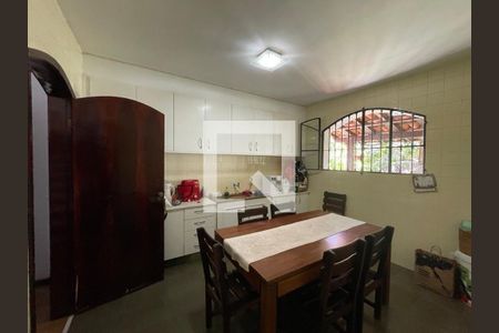 Casa à venda com 4 quartos, 304m² em Badu, Niterói