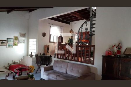 Casa à venda com 5 quartos, 194m² em Charitas, Niterói