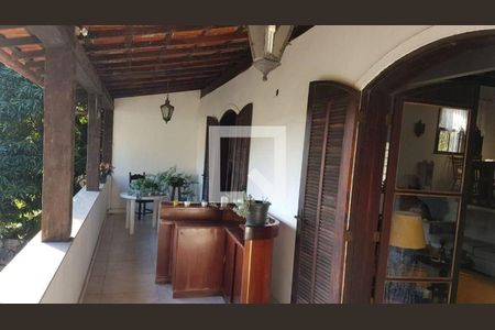 Casa à venda com 5 quartos, 194m² em Jurujuba, Niterói