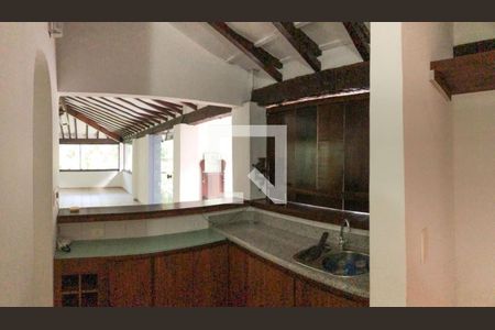 Casa à venda com 4 quartos, 232m² em Muriqui, Niterói