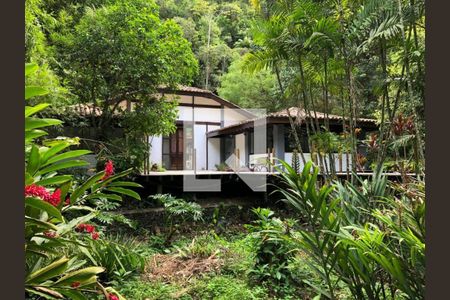 Casa à venda com 4 quartos, 232m² em Muriqui, Niterói