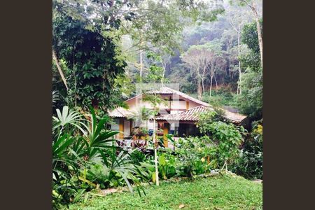 Casa à venda com 4 quartos, 232m² em Muriqui, Niterói