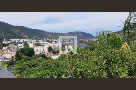 Casa à venda com 4 quartos, 590m² em São Francisco, Niterói