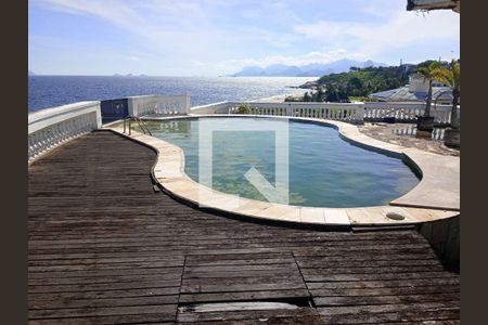 Casa à venda com 5 quartos, 848m² em Camboinhas, Niterói