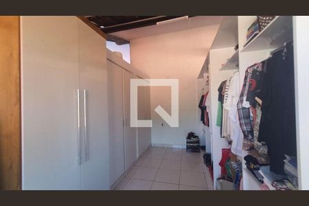 Casa à venda com 5 quartos, 360m² em Piratininga, Niterói
